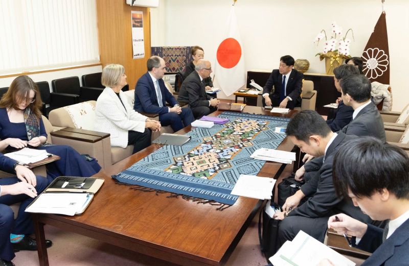 Discussion during IPCO's visit to Japan